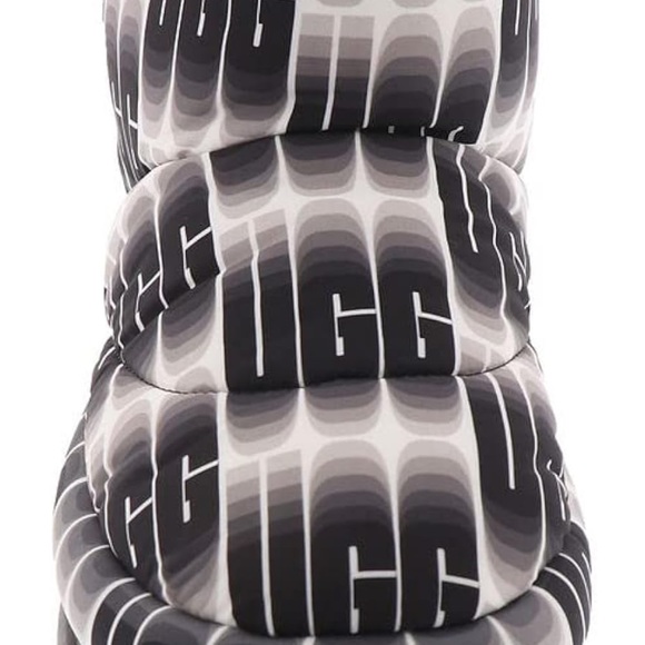 SOLD-UGG wavelength classic boot - Picture 4 of 7